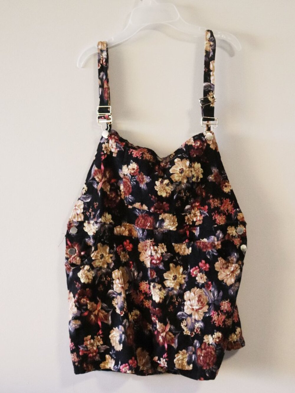Dark Floral Overall Shorts Size XL